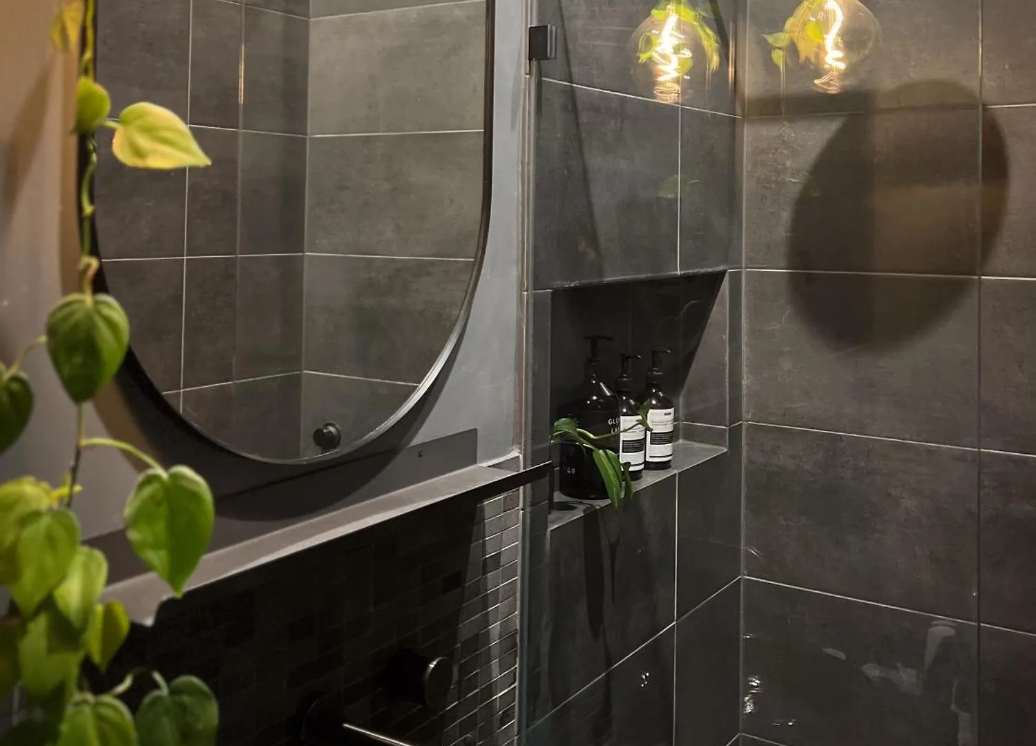 George - Luxe Residence With Private Rooftop Adelaide 0*,  Austrálie